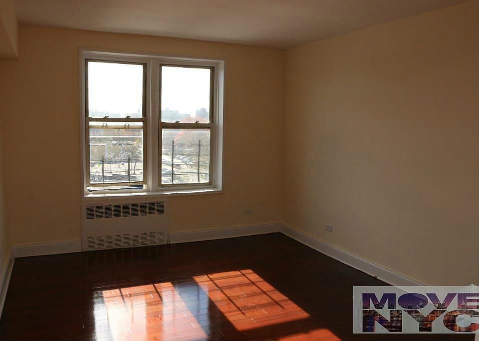 2nd image of 2112 Starling Ave APT 5D