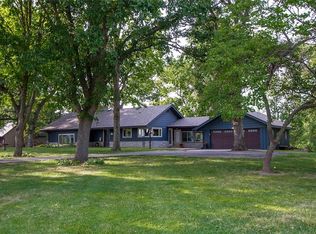 641 228th Pl, Pella, IA 50219