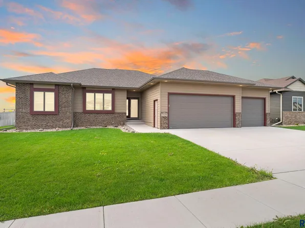 7109 E 40th St, Sioux Falls, SD 57110