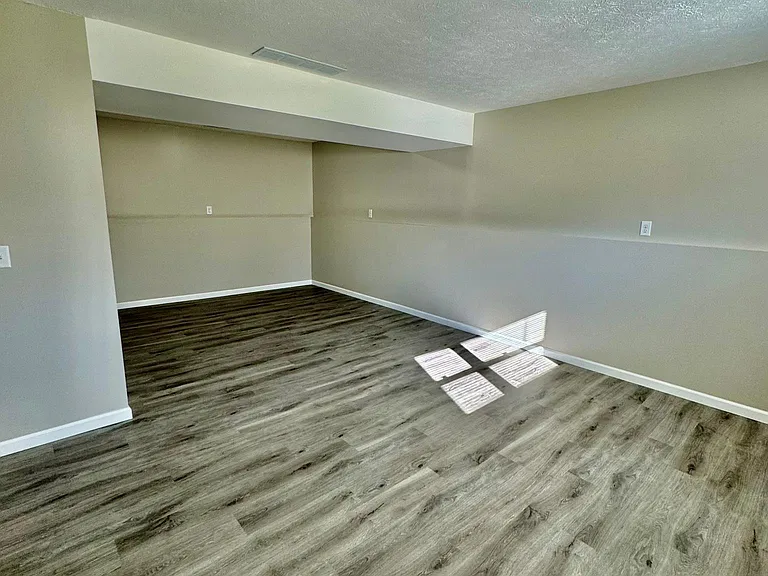 1542 E Meadowbrook Dr — Photo 32