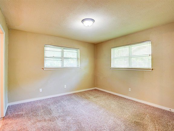 4th image of 2308 Lange St