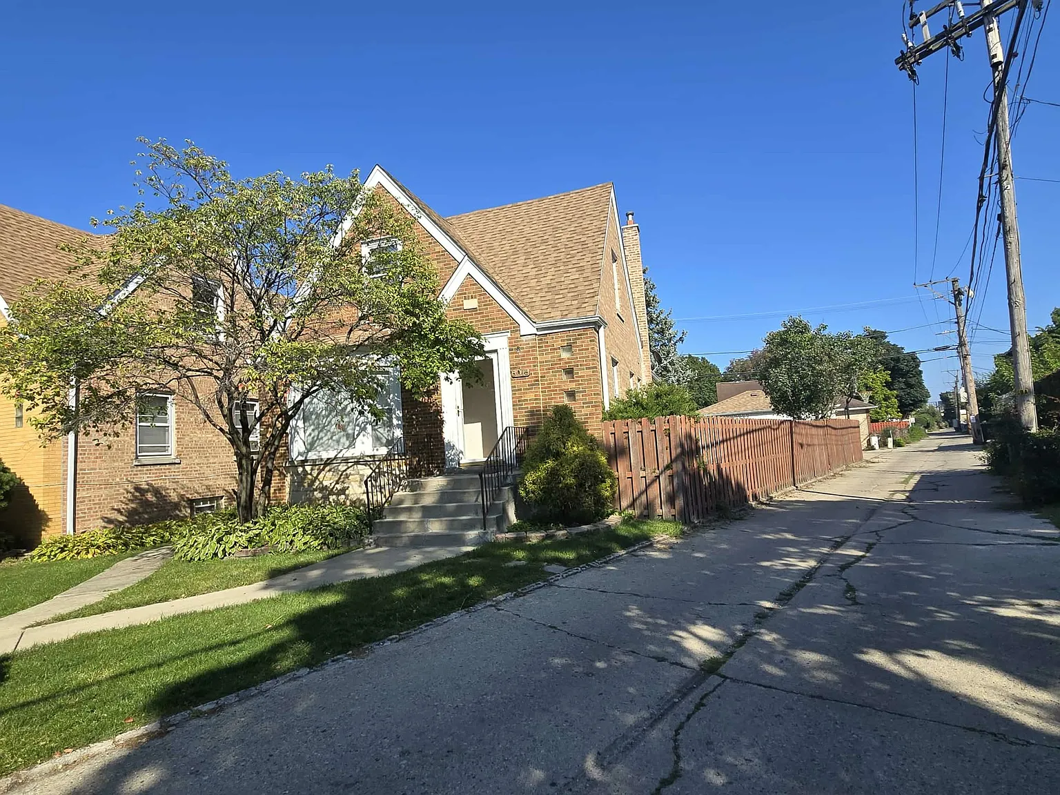 4 bed, 1800 sqft, $2,800 — Photo 1