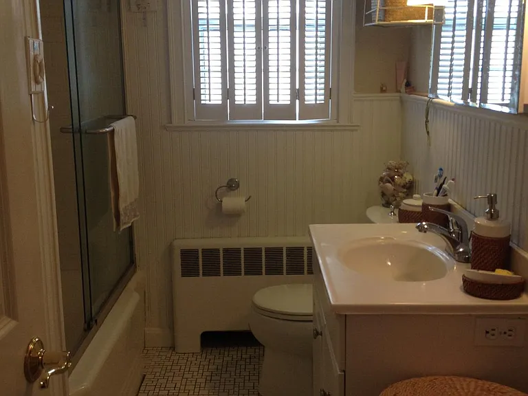 Bath all tile