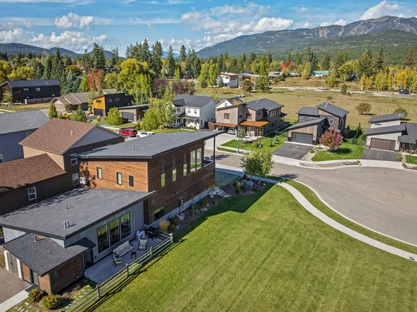 751 Cottonwood Ct, Whitefish, MT 59937