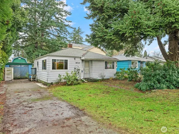 9717 Evanston Avenue N, Seattle, WA 98103