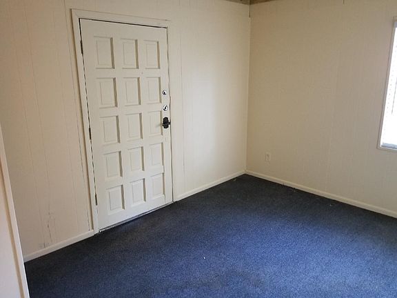 4th image of 4002 Emerson St