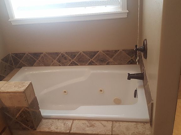 5th image of 1106 Eastridge Way