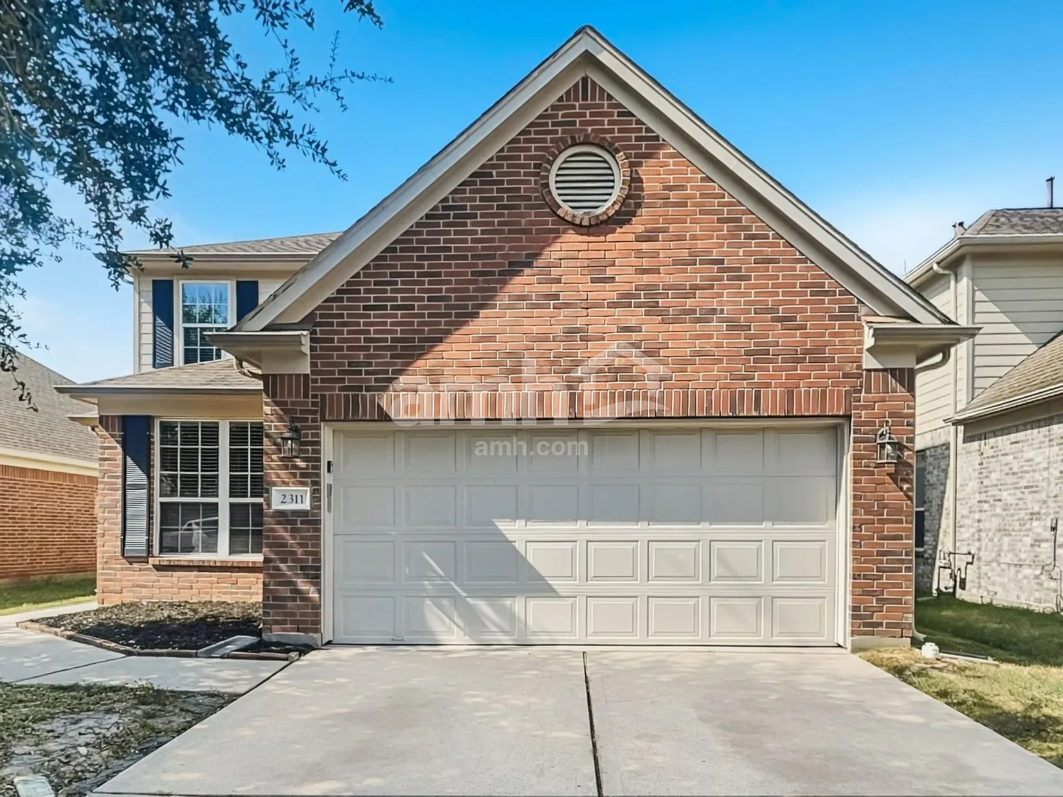 4 bed, 2.5 bath, 2390 sqft, $2,120 — Photo 1