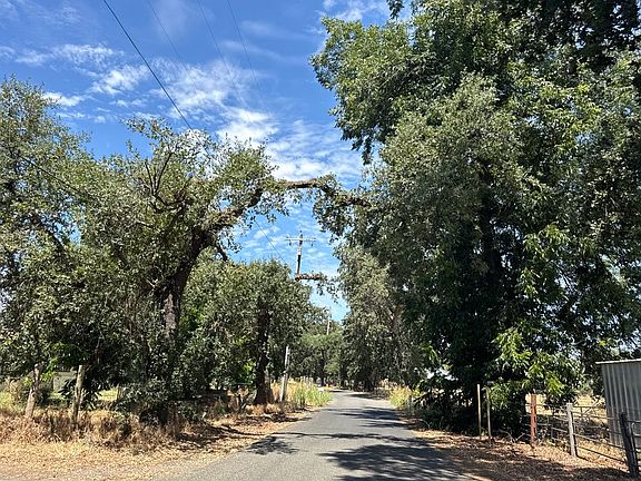 5th image of 9256 Lott Rd