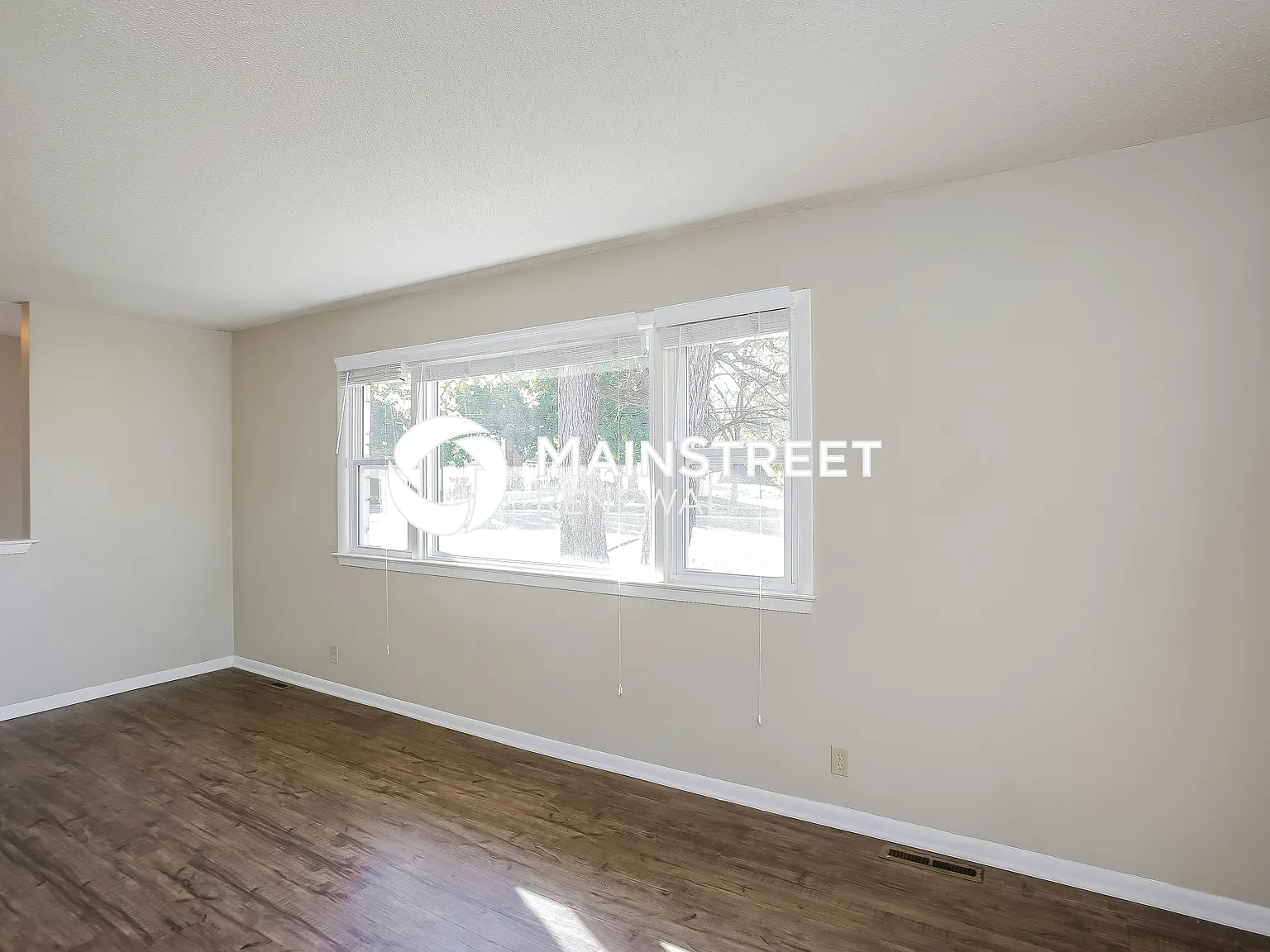 11816 E 32nd St S — Photo 3