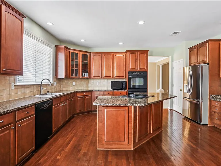 319 Morlyn Dr — Photo 33