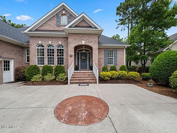 2nd image of 3712 Bradford Circle