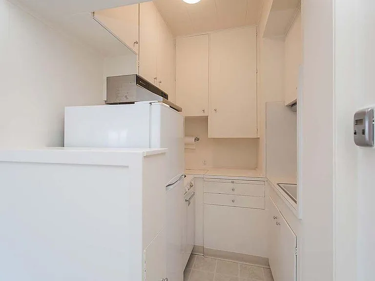 2523 Leavenworth St — Photo 14