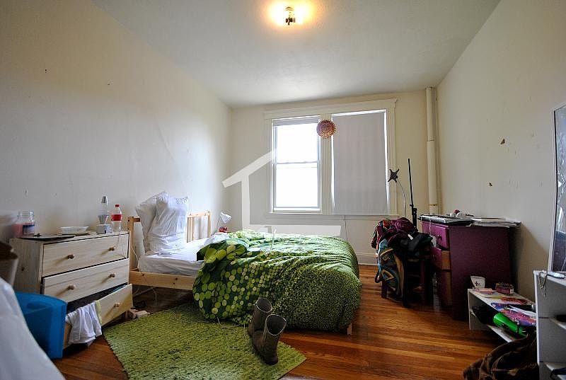 2nd image of 1630 Commonwealth Ave #U14