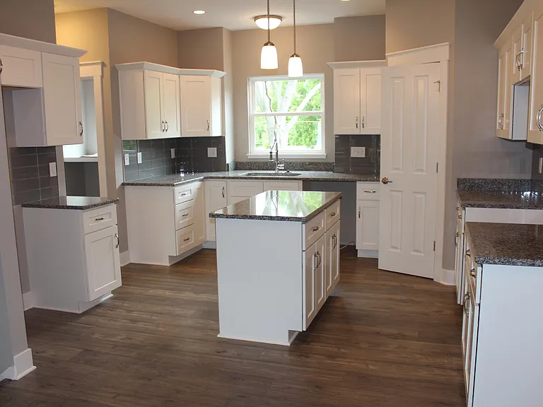 2039 Hamilton Rd — Photo 3