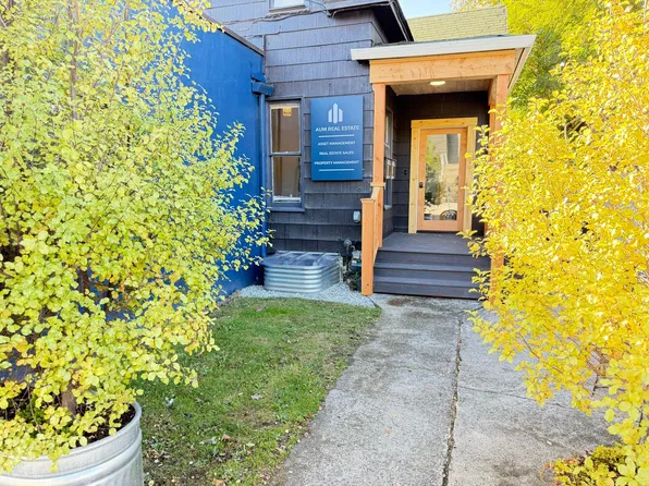 5415 6th Ave NW, Seattle, WA 98107