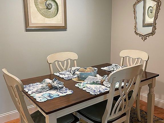 2nd image of 850 Mallery St #3L