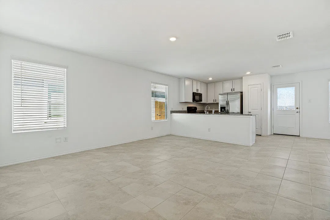 3 bed, 1267 sqft, $1,650 — Photo 2