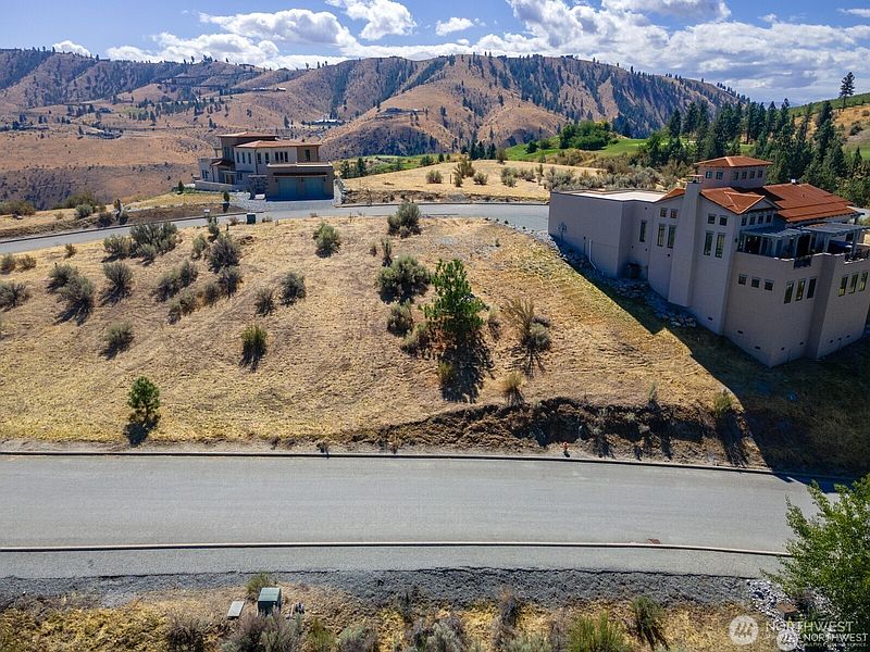 3rd image of 373 Sabio Way