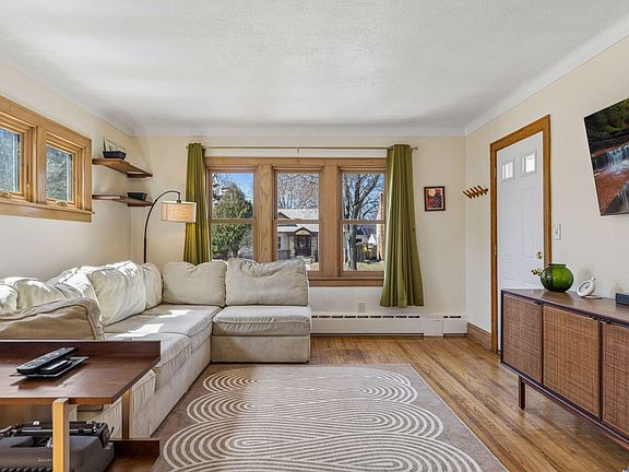 3rd image of 4445 31st Ave S