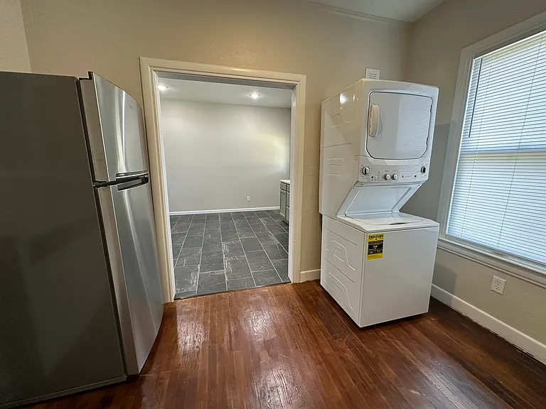 736 Mulberry St — Photo 4