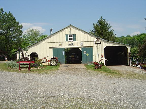 Barn/Garage