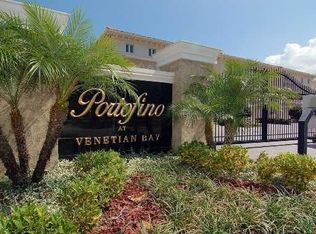 1036 Paseo Del Rio NE, Saint Petersburg, FL 33702