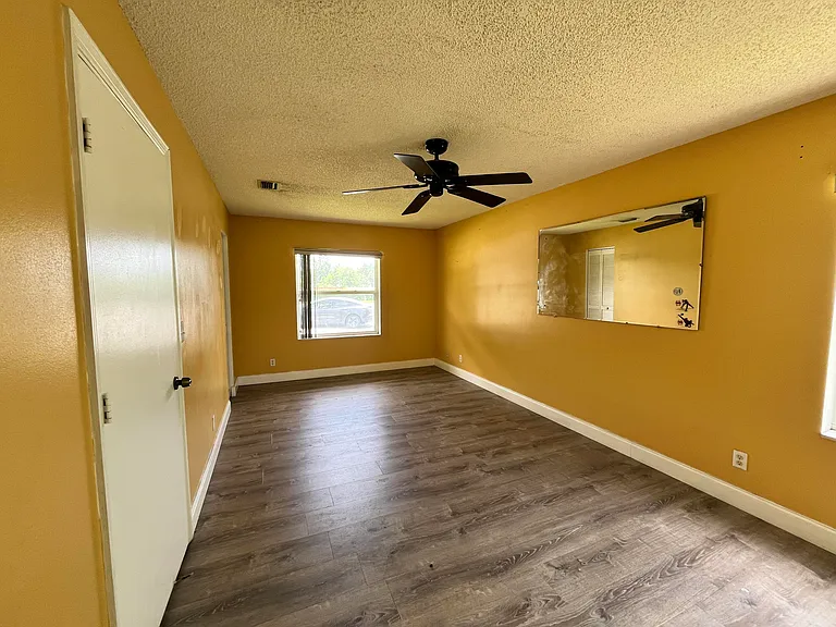 5855 Timber Valley Dr — Photo 12