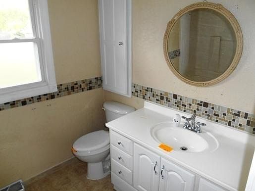 1/2 bath
