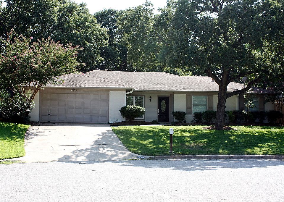 1st image of 8300 Oak Ct