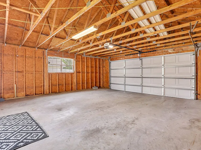 51 Fairgreen St — Photo 32
