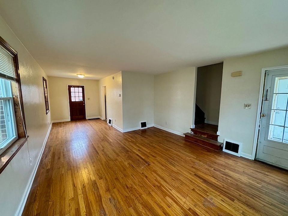 1st image of 4 Minden Ave #137