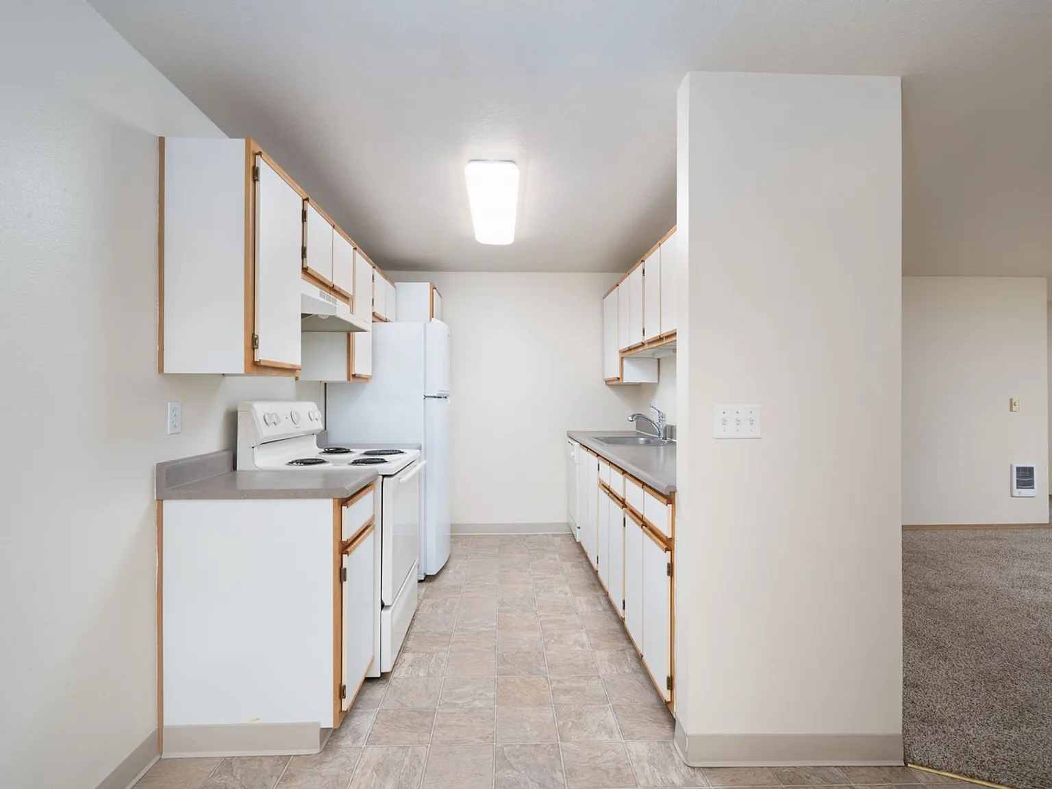 Mountain Crest Apartments — Photo 1