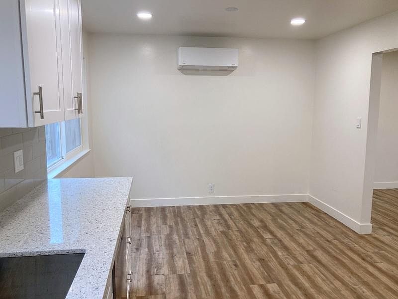 Eating area in kitchen.