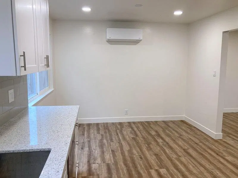 Eating area in kitchen.