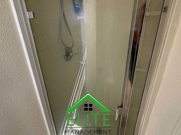 8023 Montgomery Dr — Photo 12