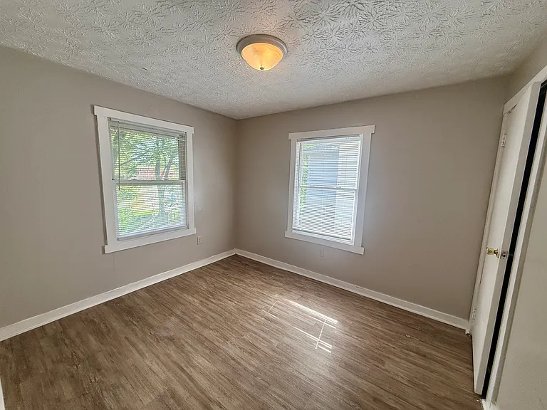412 Neal Ave — Photo 8