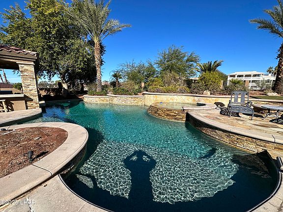 2nd image of 664 Acoma Blvd S