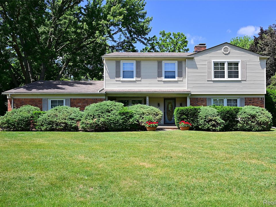 1st image of 5888 Pentland Rd