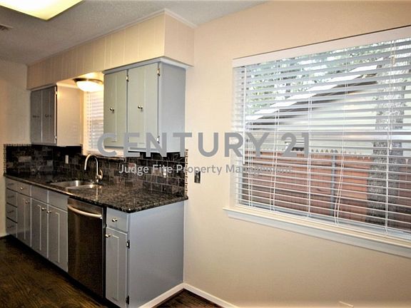 5th image of 3412 Bristol Dr