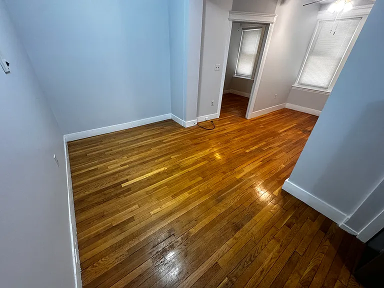31 Orkney Rd #5 — Photo 5