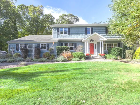 7 Shipyard Lane, Setauket, NY 11733