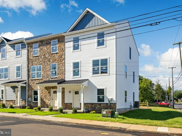 494 2nd St N, Souderton, PA 18964