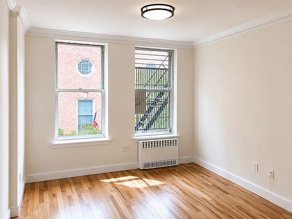 5th image of 220 W 104th St APT 4W