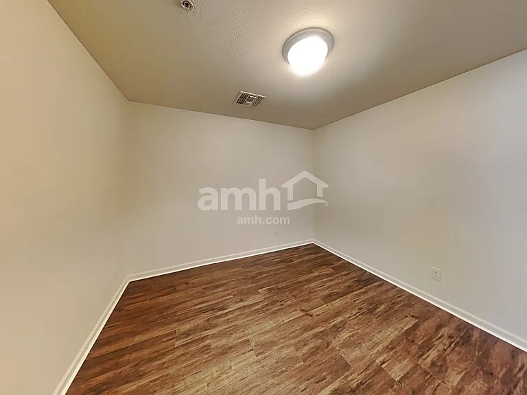 20788 W Thomas Rd — Photo 10