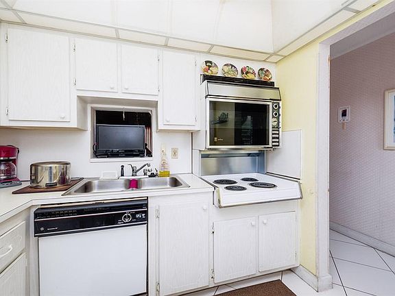 2nd image of 2191 NE 1st Ct APT 102