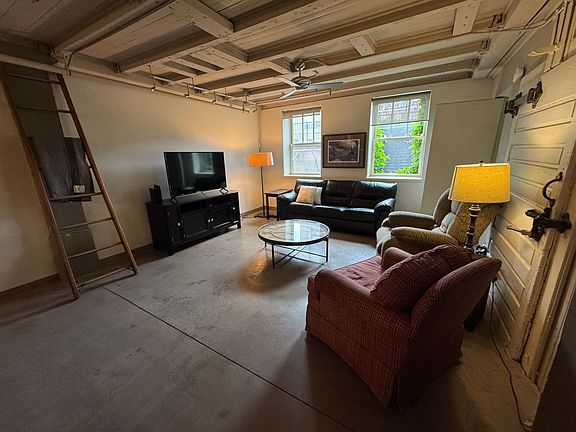 2nd image of 2605 Minnesota Ave Unit B02