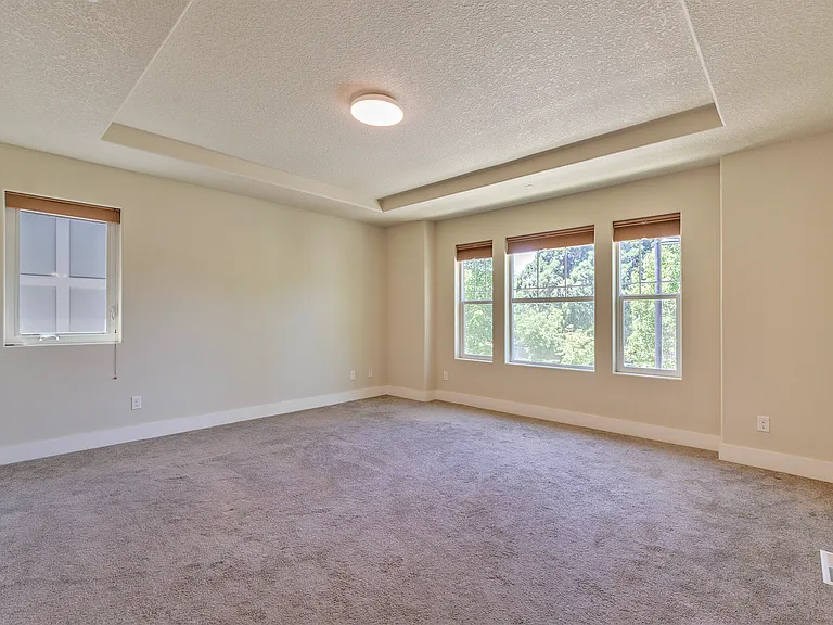 476 NE 76th Ave — Photo 14