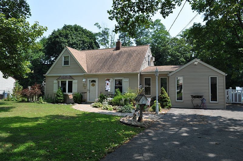 90 Village Rd, Pompton Plains, NJ 07444 Zillow