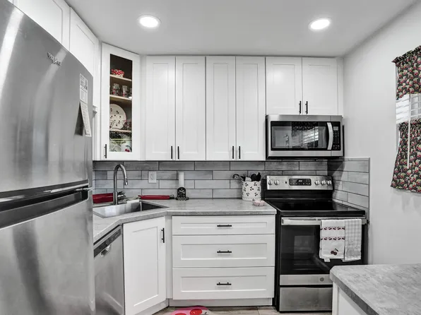 8390 Lagos De Campo Boulevard #301, Tamarac, FL 33321